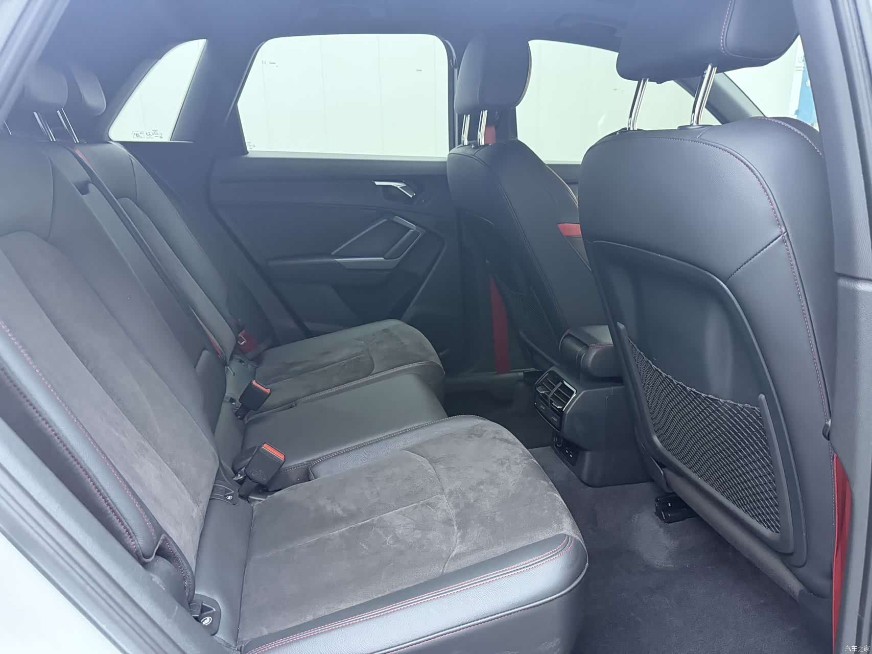 Audi Q3, 2022 10