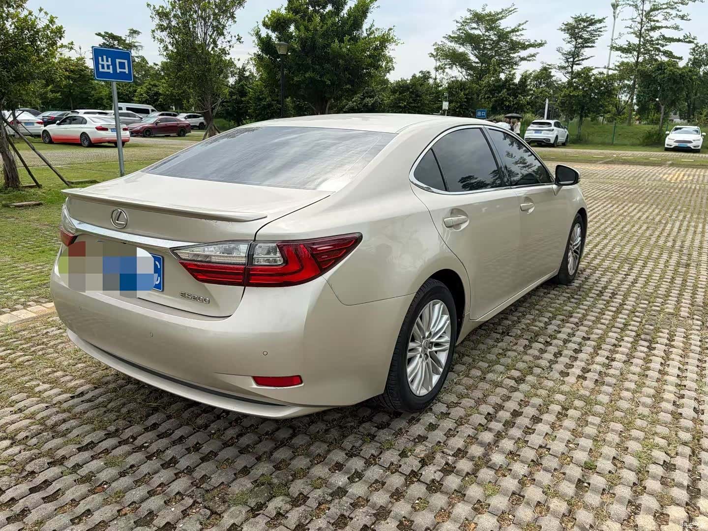 Lexus ES, 2016 9