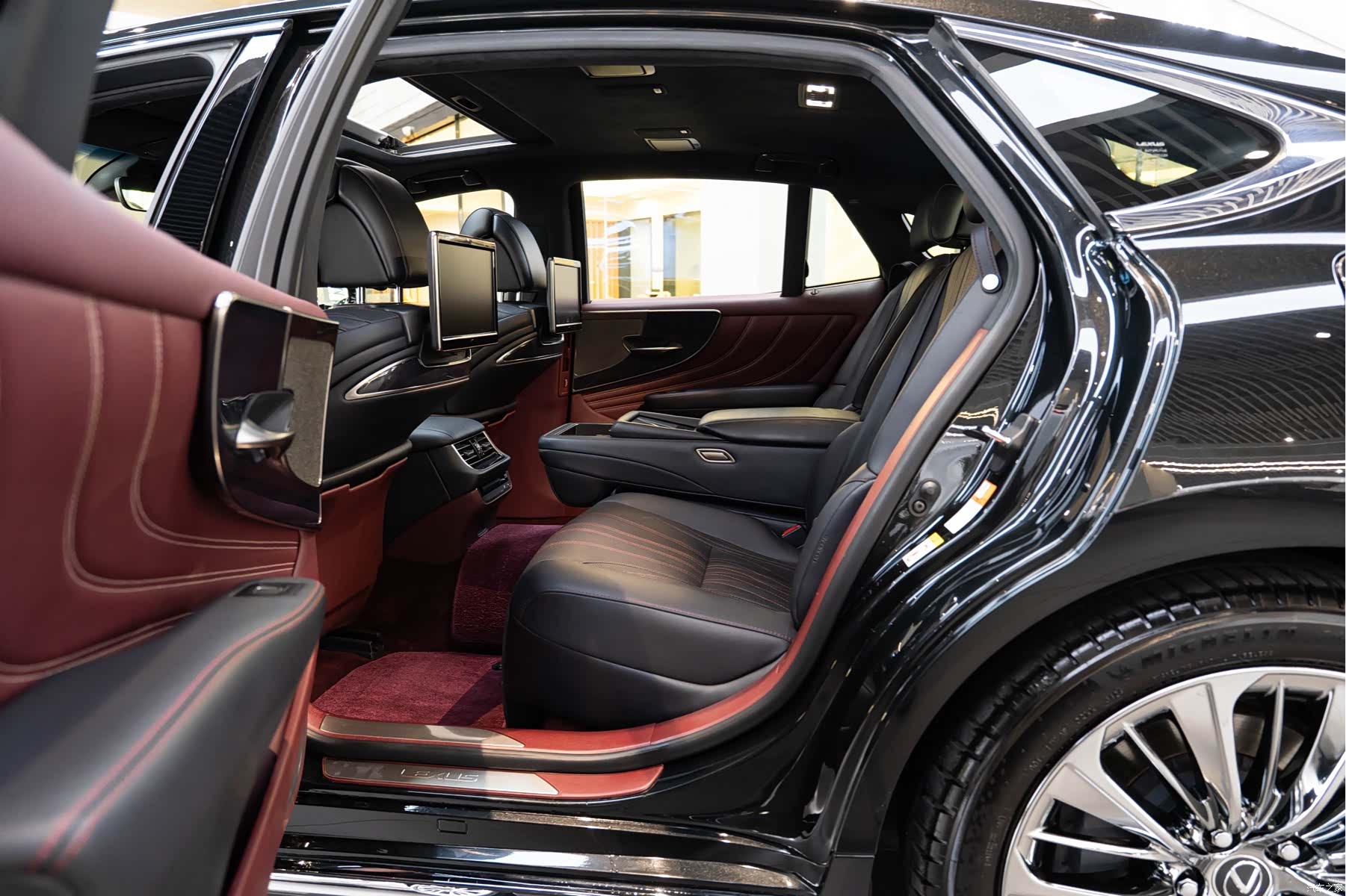 Lexus LS, 2018 10