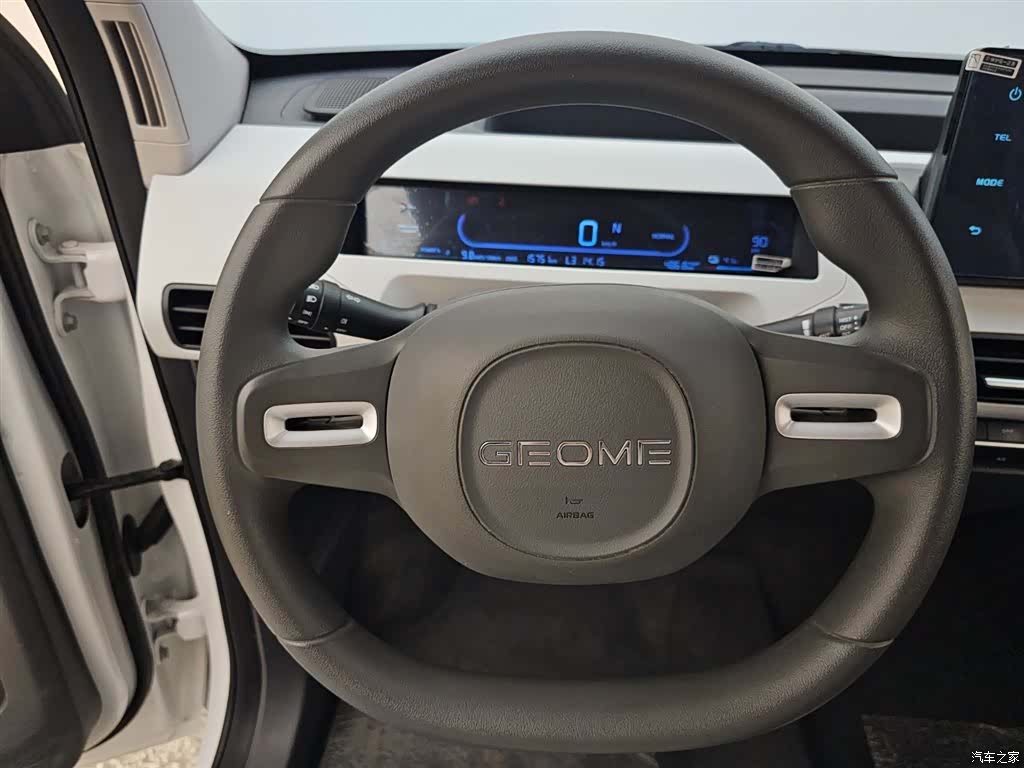 Geely Panda, 2025 8