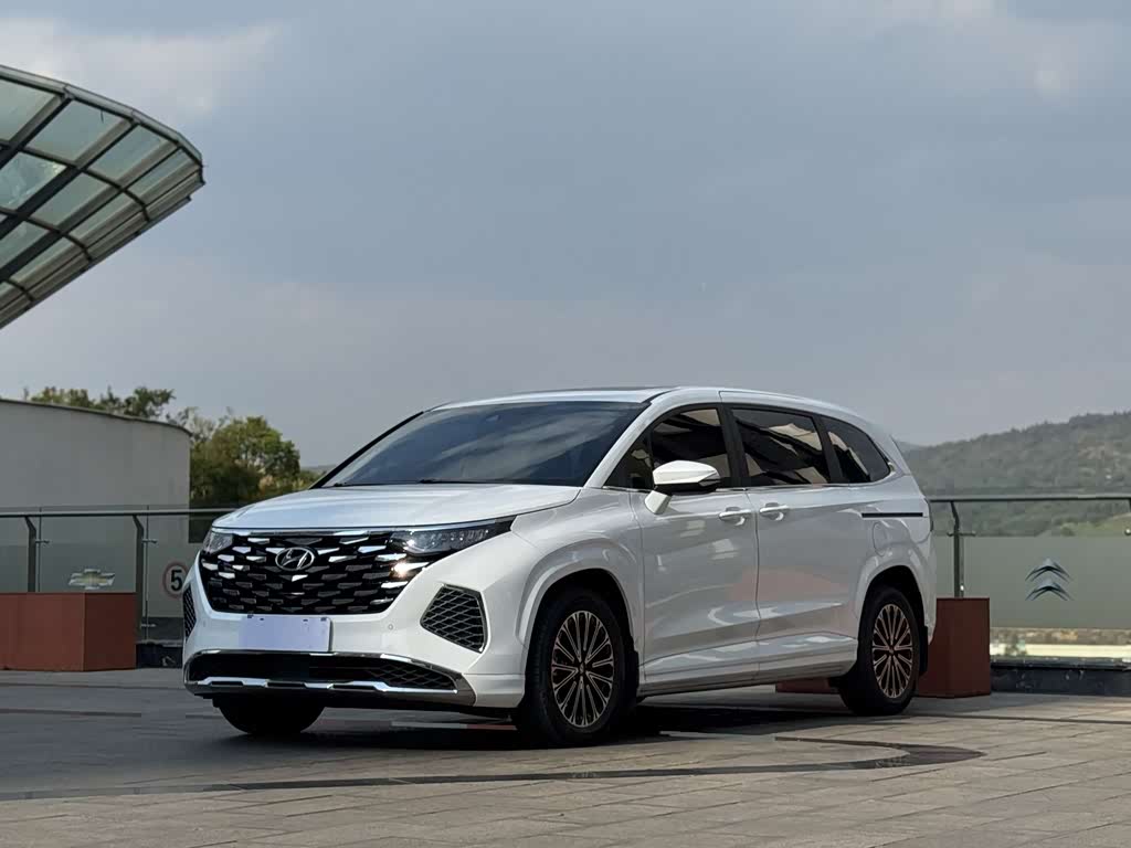 Hyundai Custo