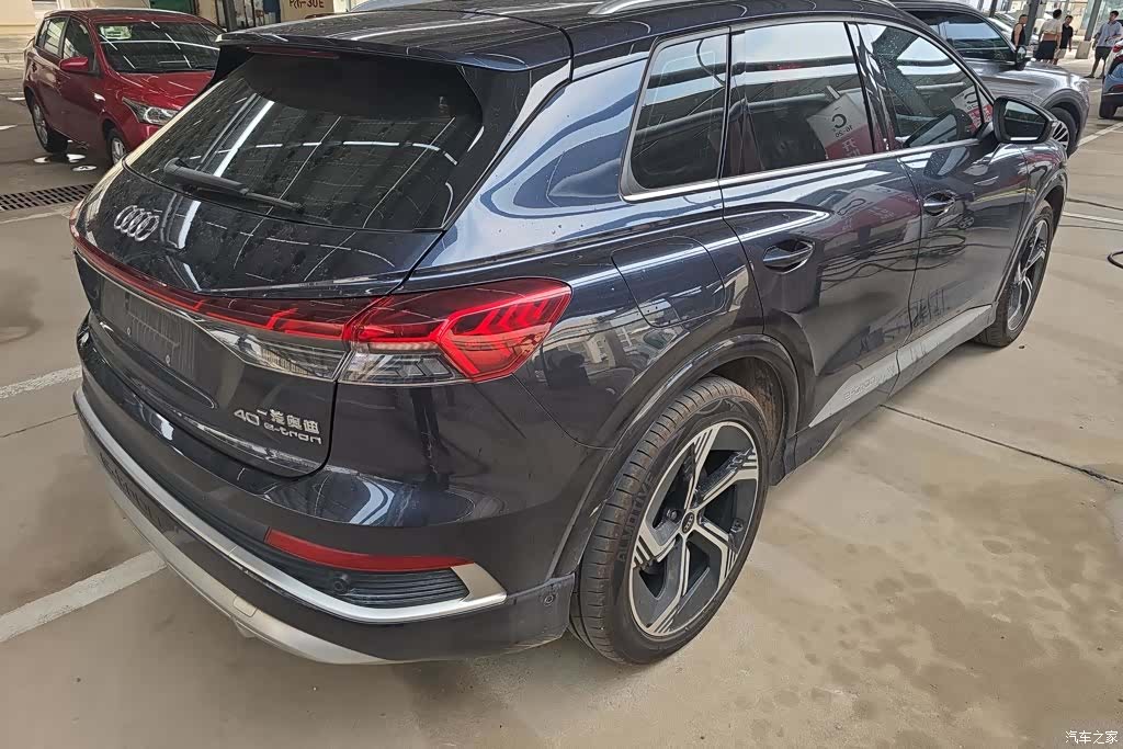 Audi Q4 e-tron, 2023 3