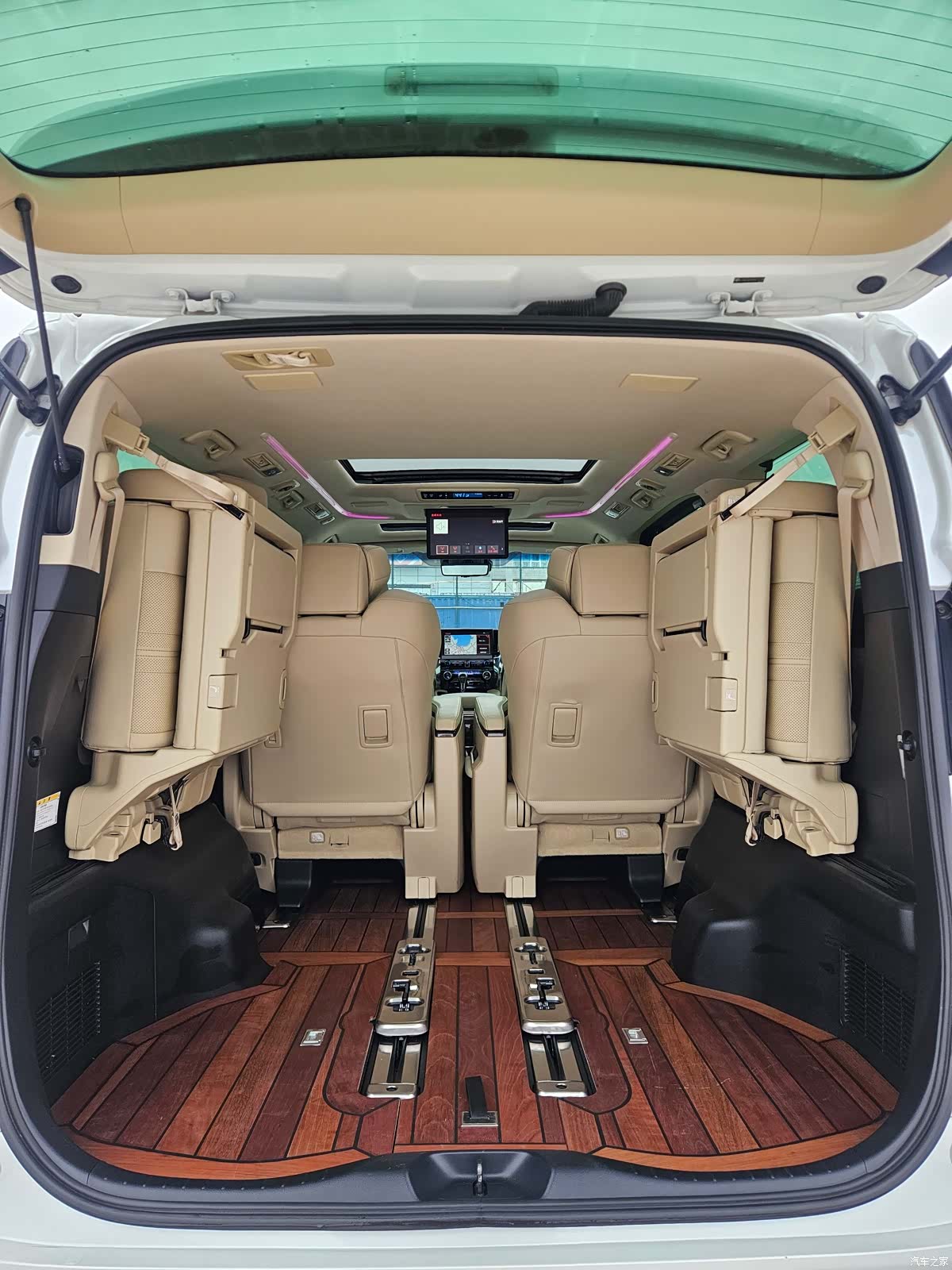 Toyota Vellfire, 2022 7