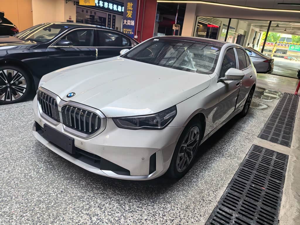 BMW 5 Series 5 2025 530Li Lead Luxury