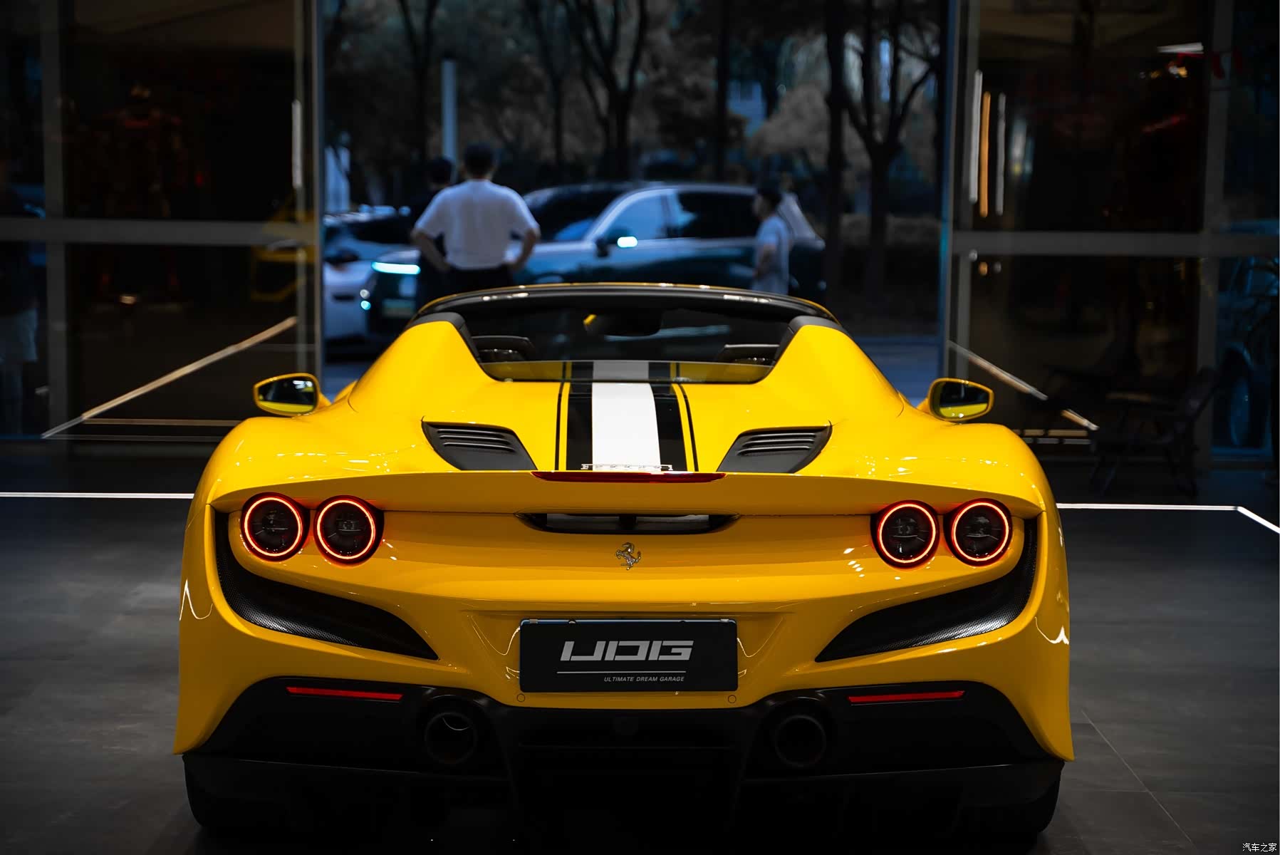 Ferrari F8, 2022 10