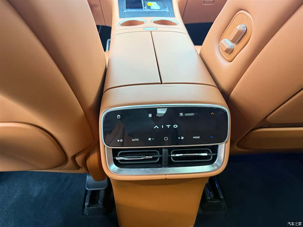 AITO M7, 2025 10