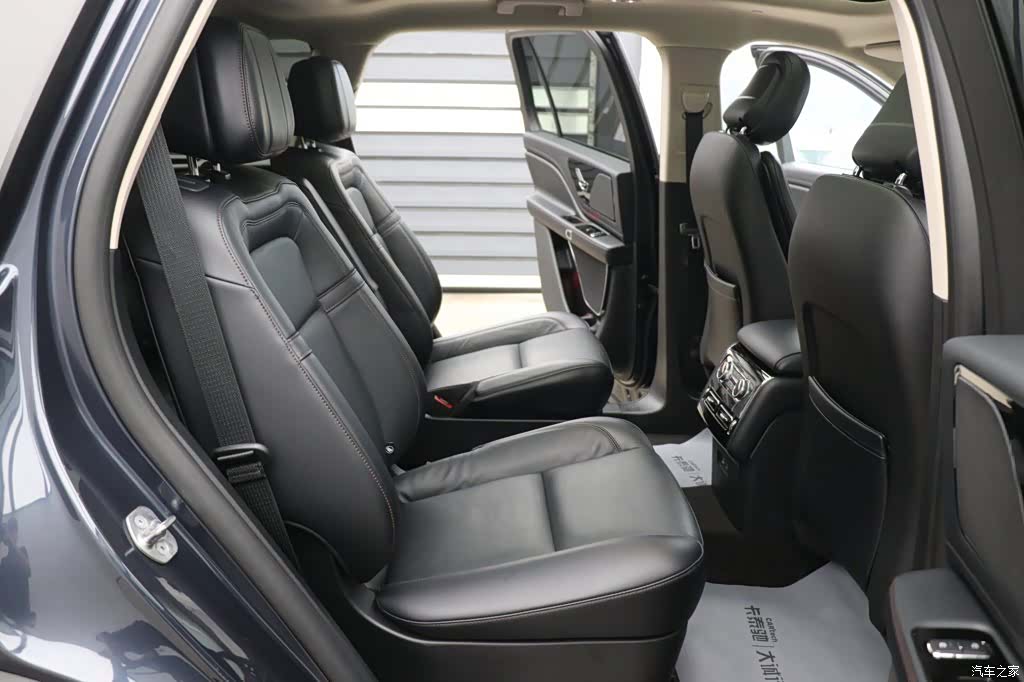 Lincoln Aviator, 2023 25