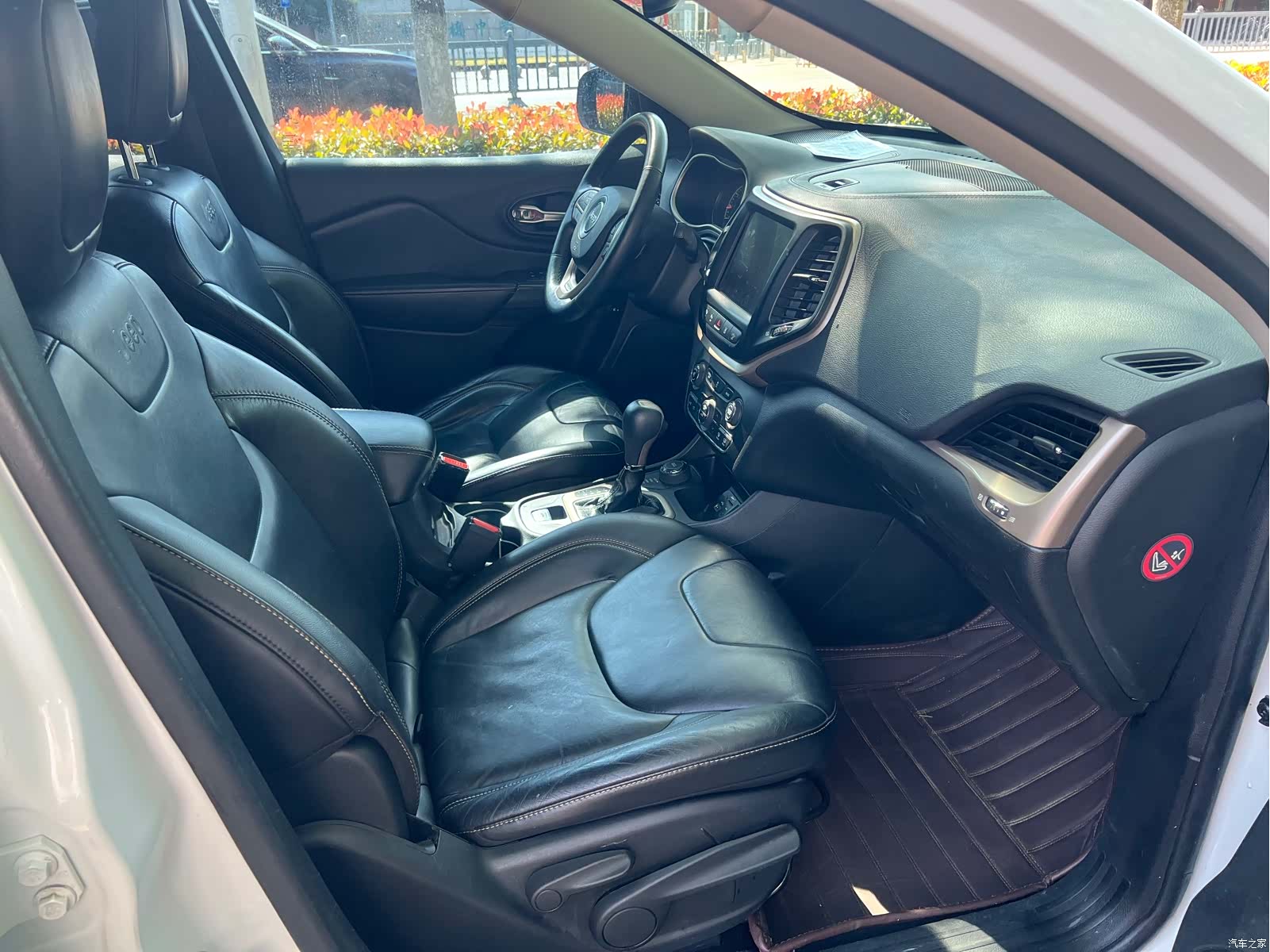 Jeep Cherokee, 2015 12