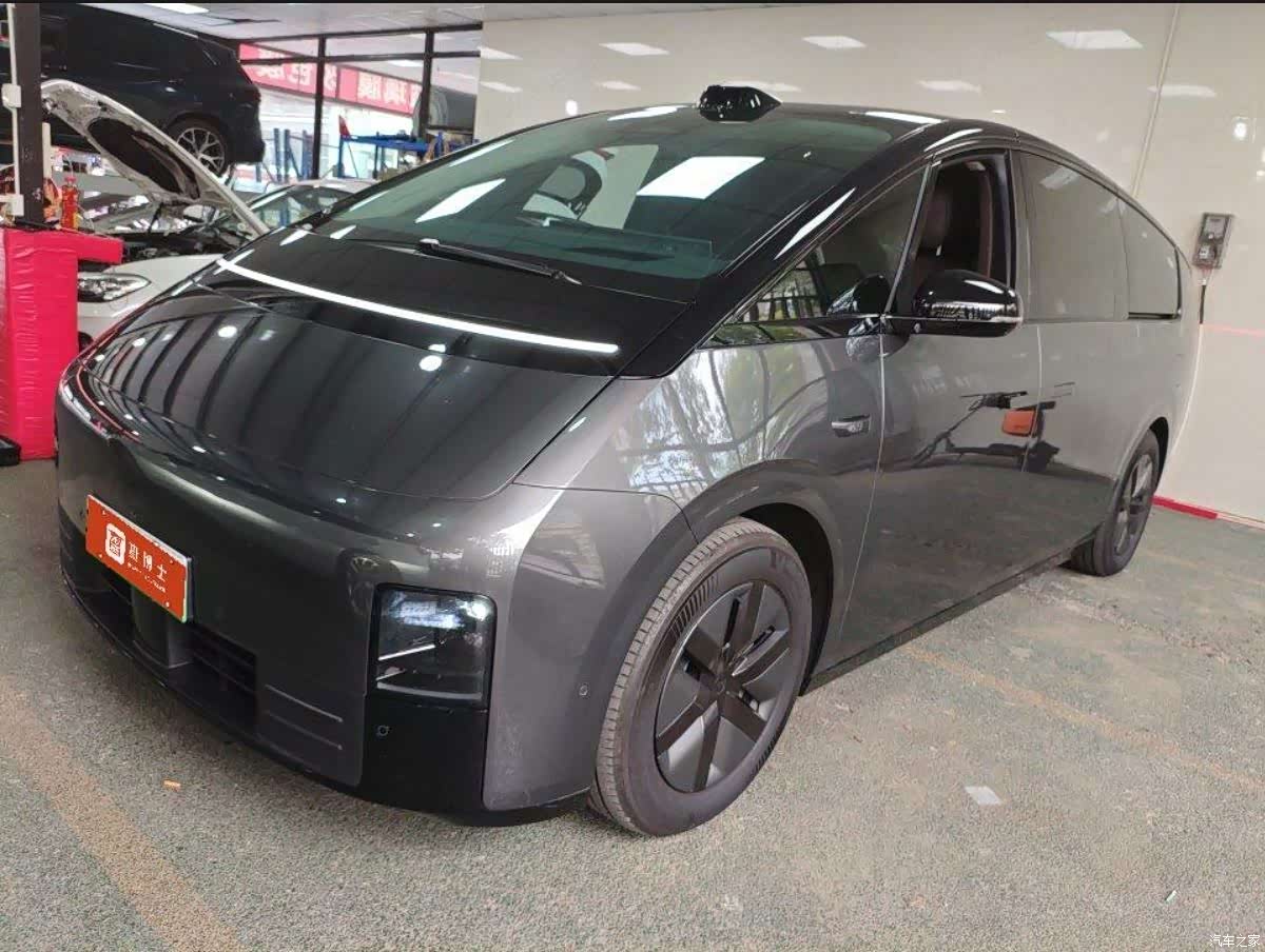 Li Auto MEGA, 2024 1
