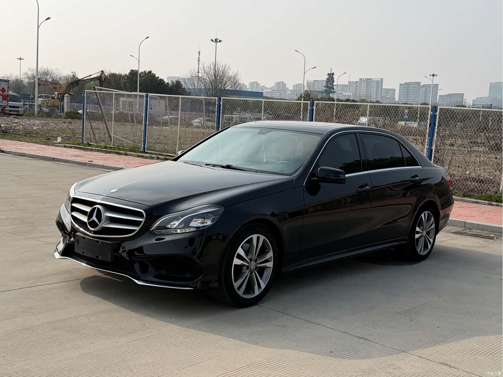 Mercedes-Benz E-Class, 2014 1