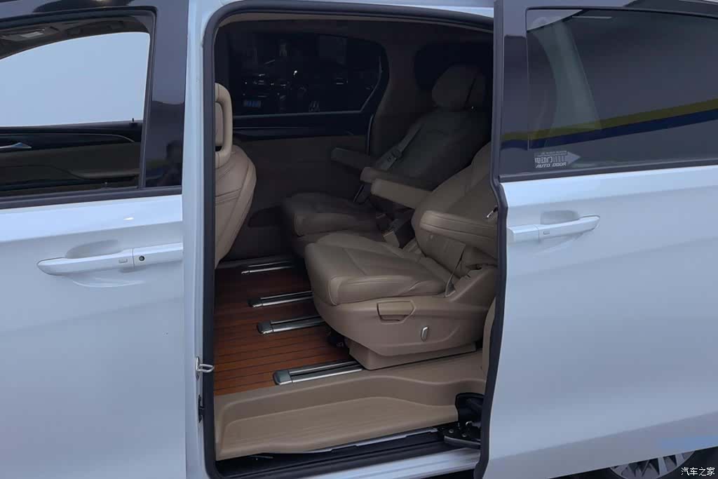 Buick GL8, 2021 11