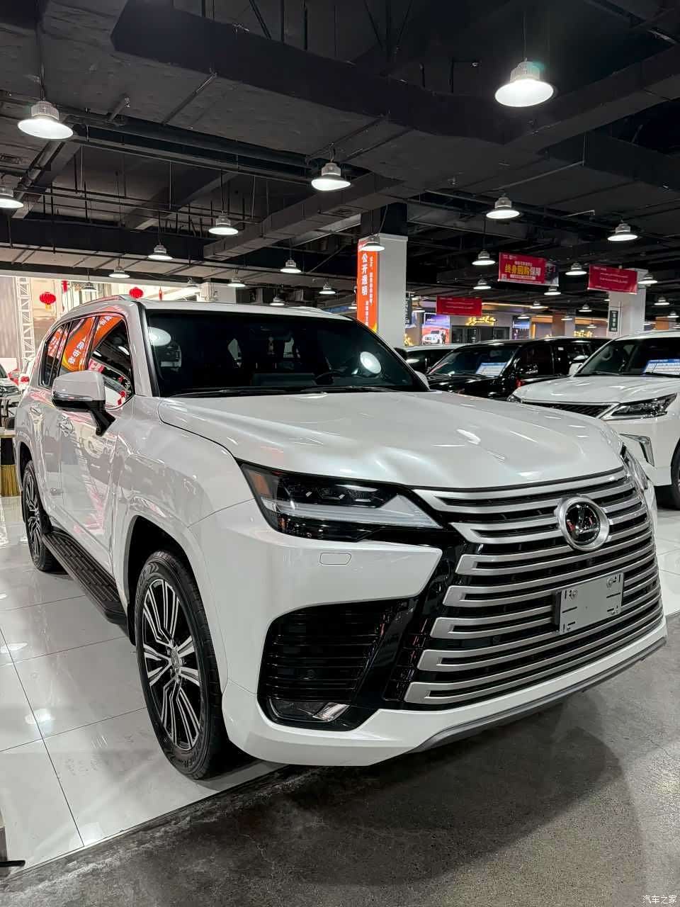 Lexus LX, 2024 3