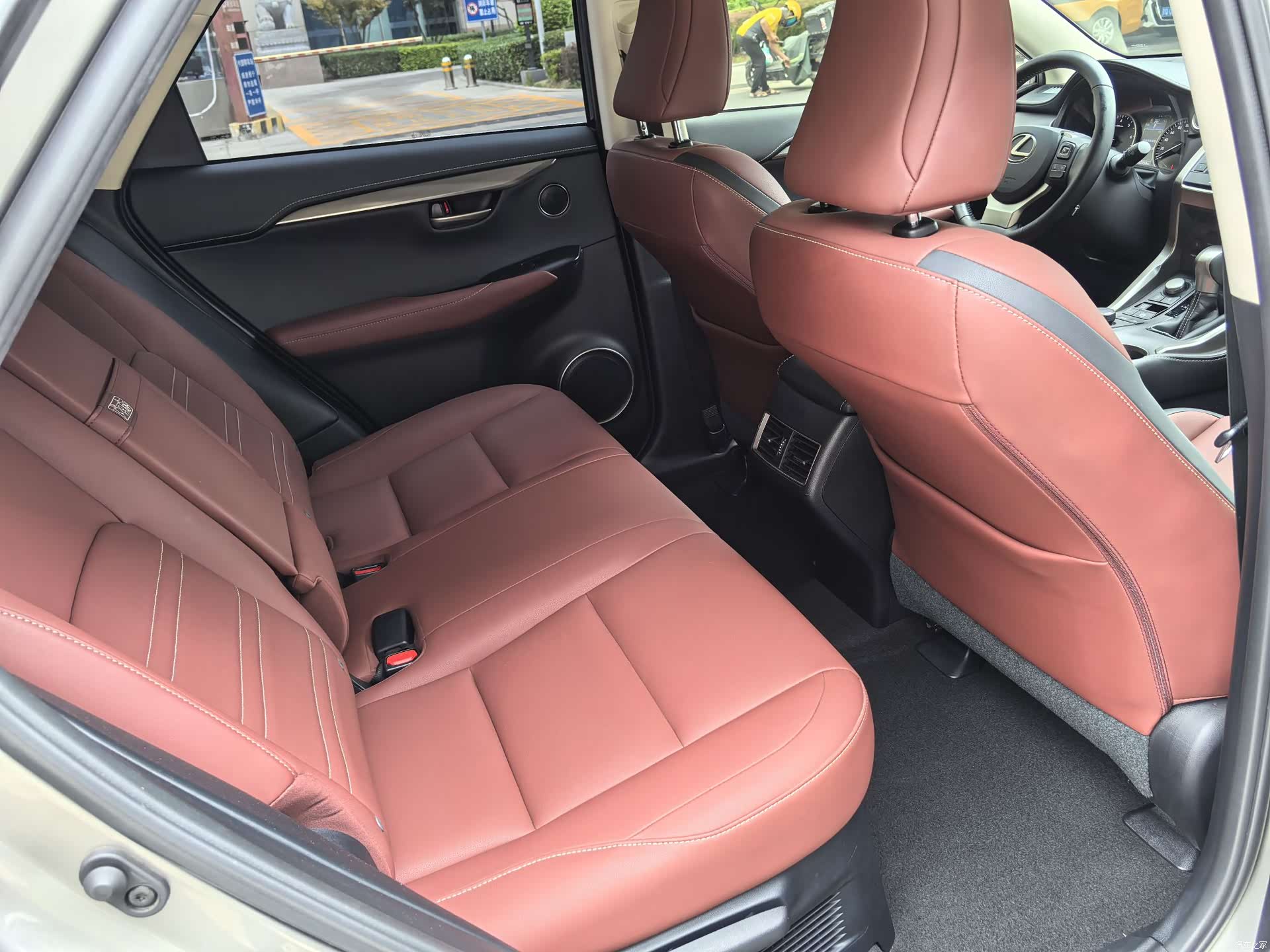 Lexus NX, 2017 12