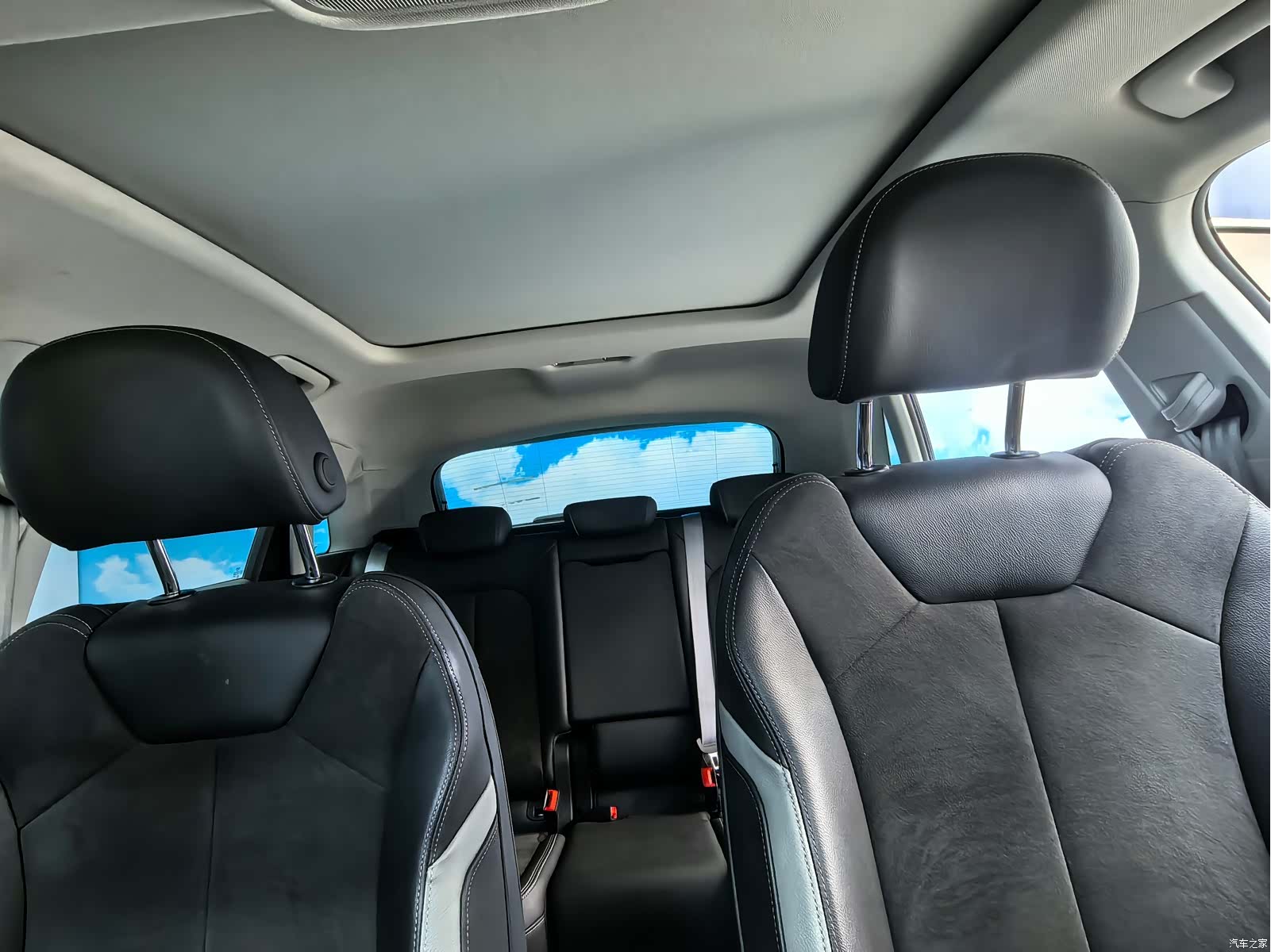 Audi Q3, 2022 10