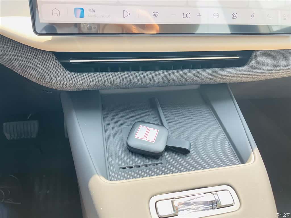 Volvo XC70, 2025 14