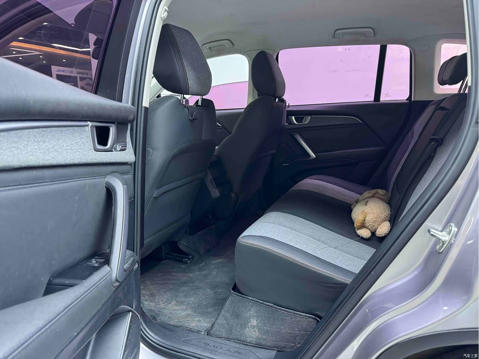 Wuling RS-5, 2019 6