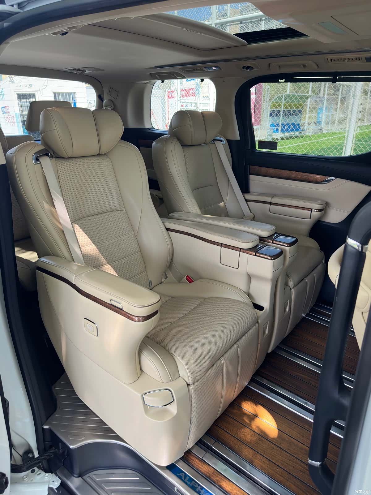 Toyota Alphard, 2017 15