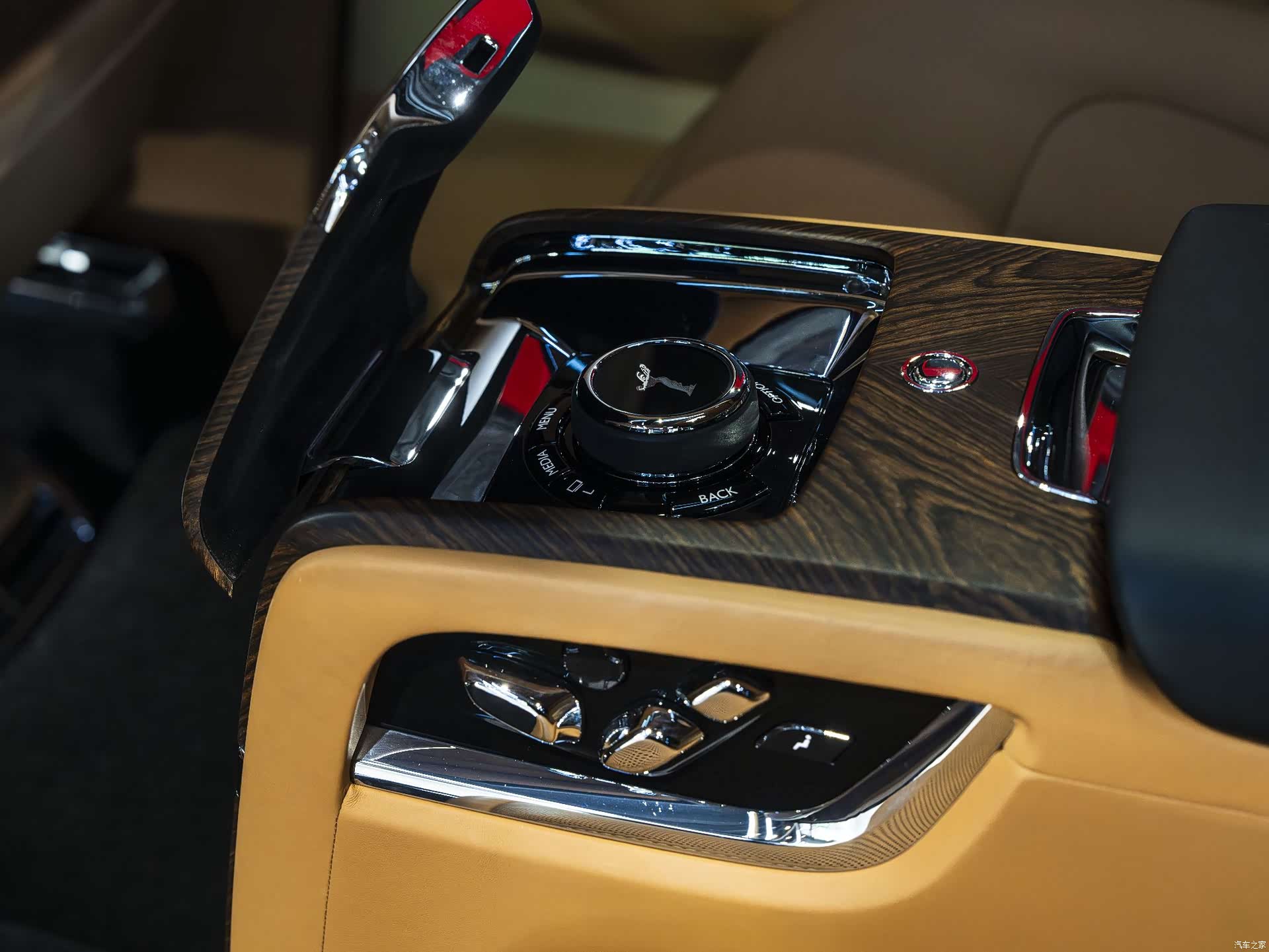 Rolls-Royce Cullinan, 2019 25