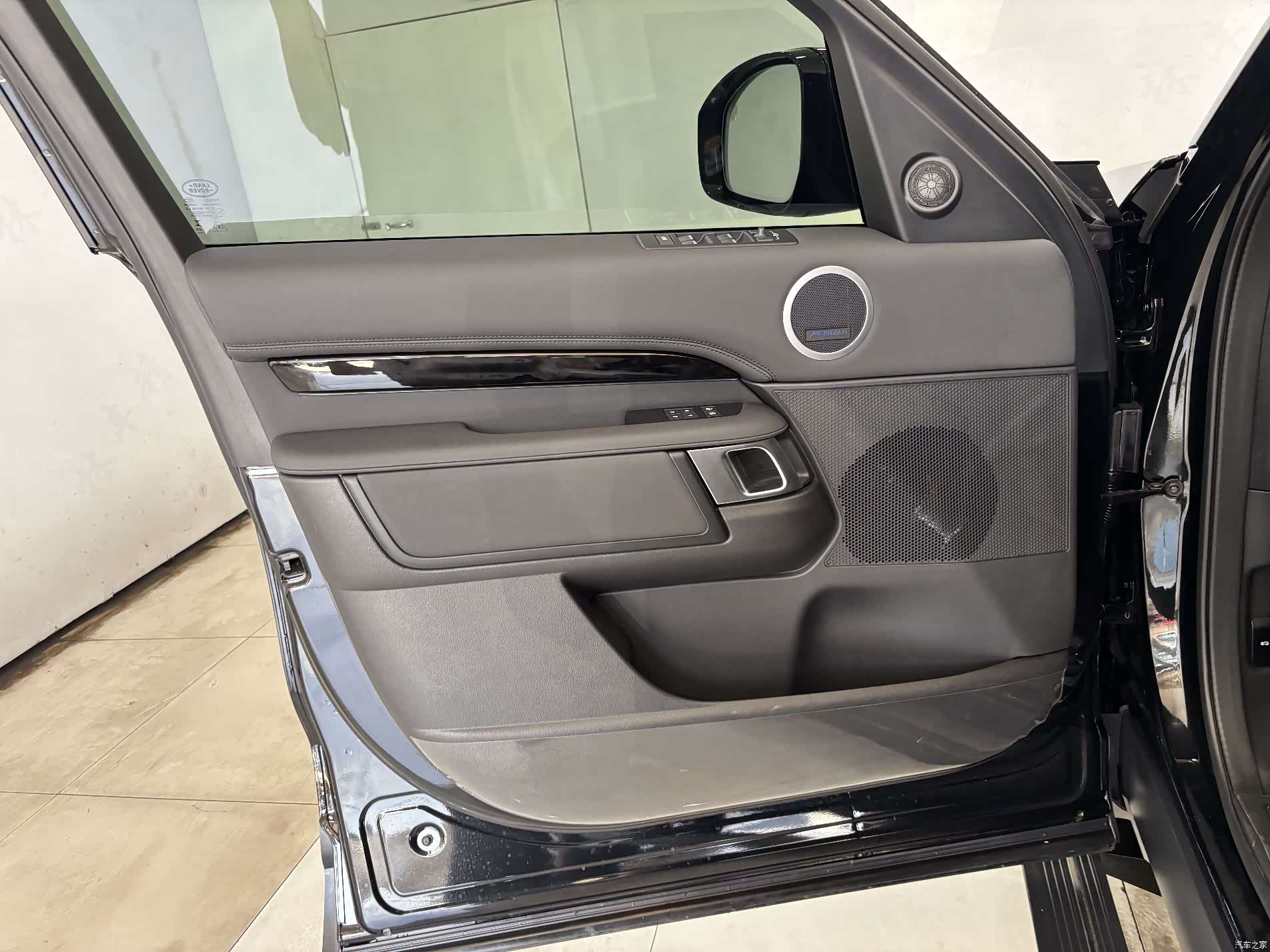 Land Rover Discovery, 2026 7