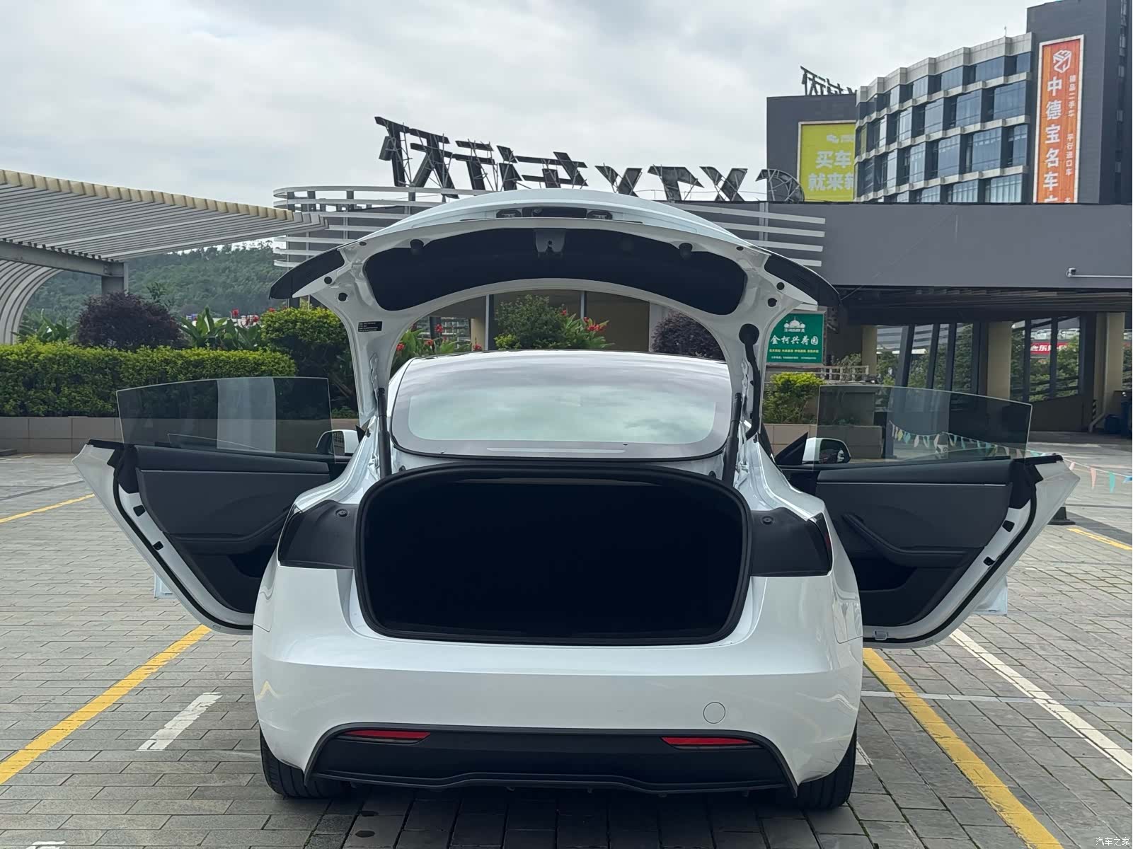 Tesla Model 3, 2025 26