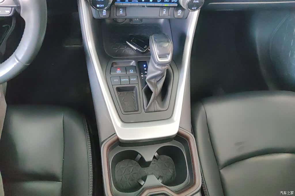 Toyota RAV4, 2021 16