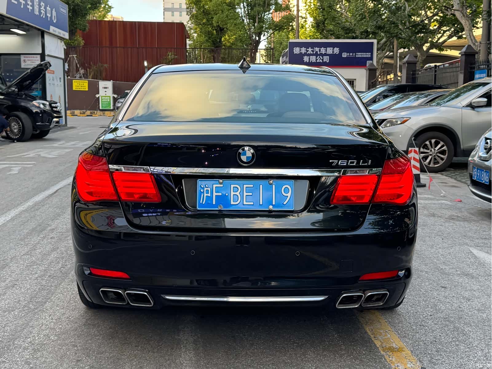 BMW 7 Series, 2011 4