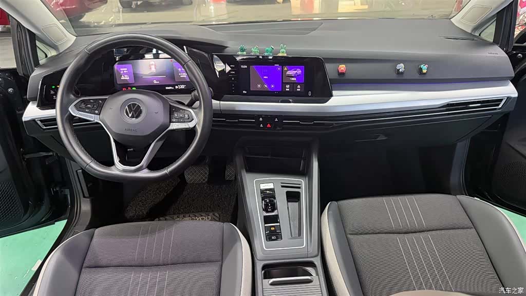 Volkswagen Golf, 2021 3