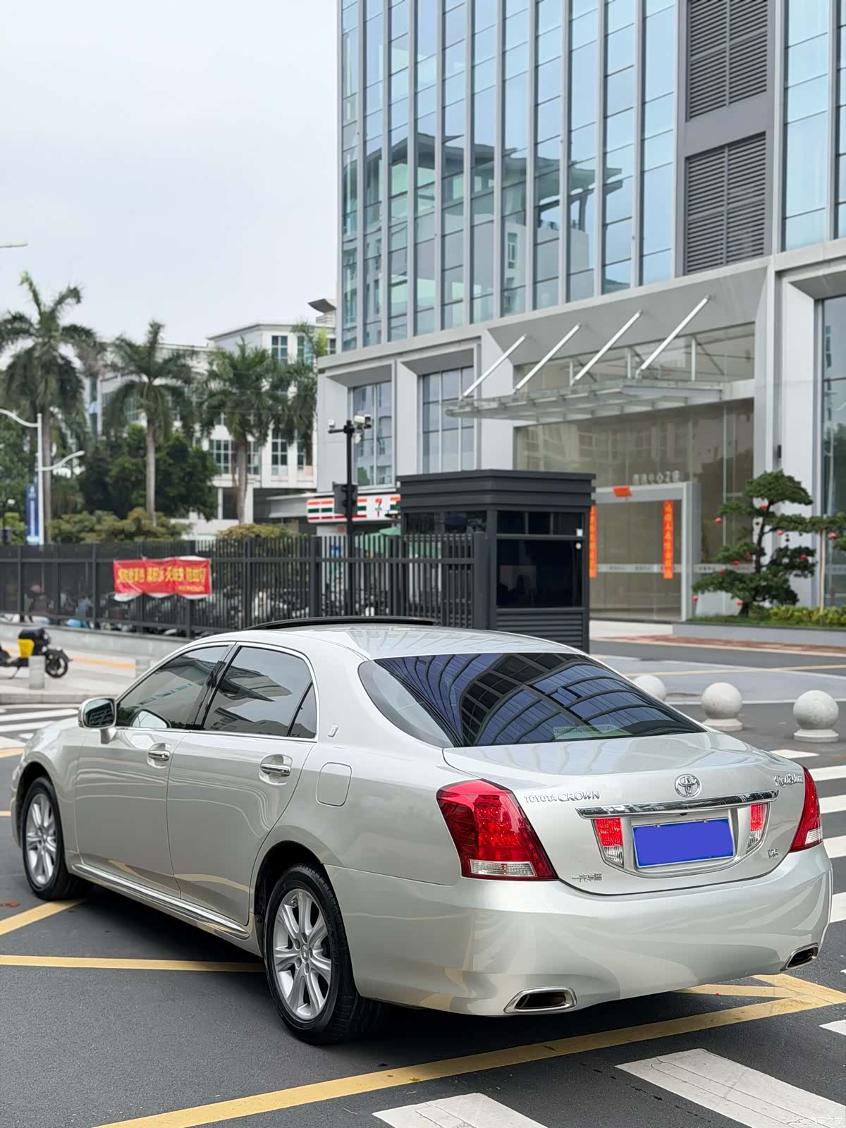 Toyota Crown, 2010 12