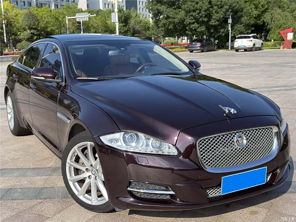 Jaguar XJ, 2012 12