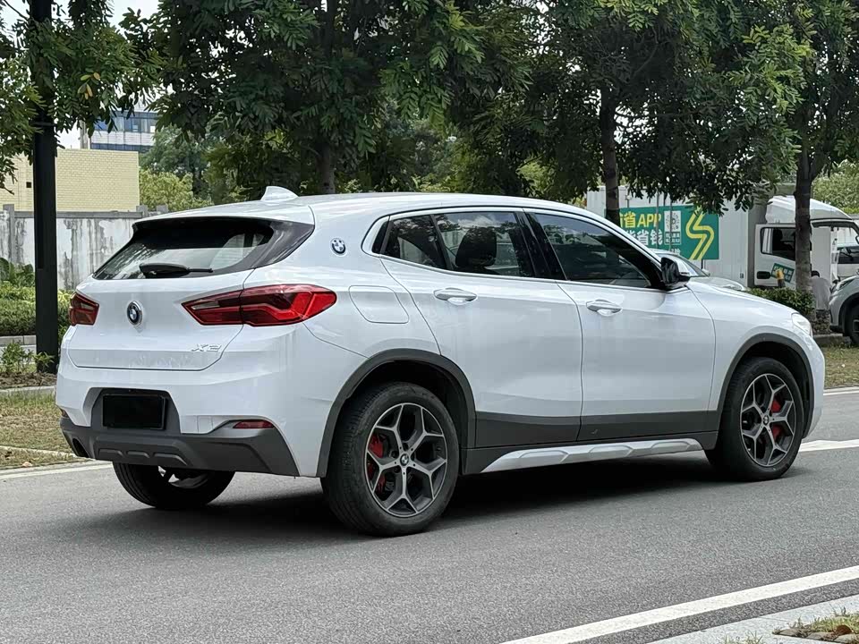 BMW X2