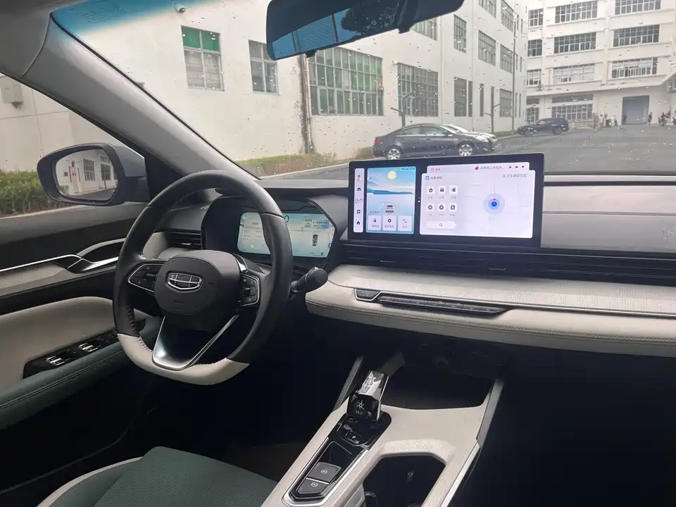 Geely Emgrand L HiP Geely Emgrand L HiP