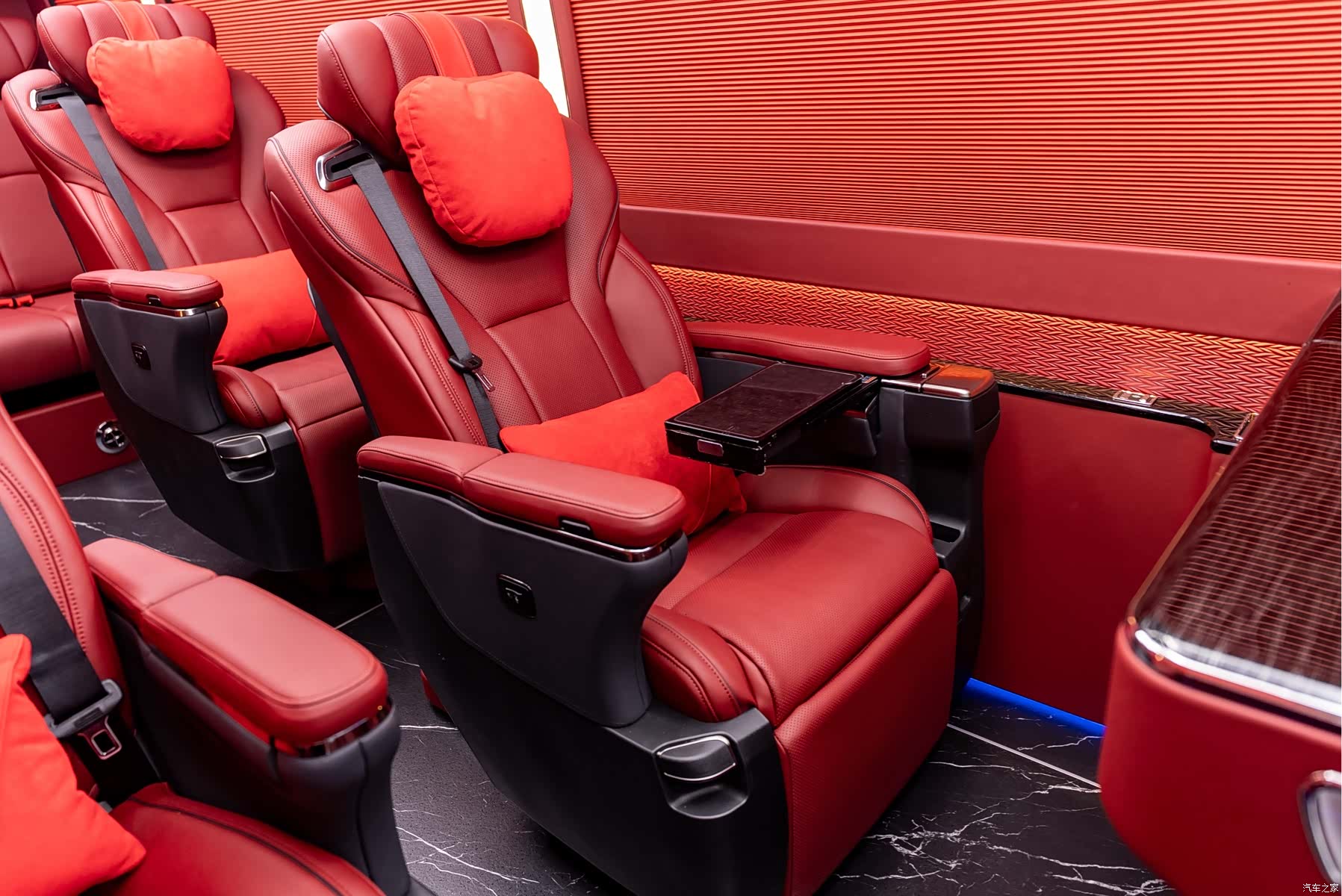 Toyota Coaster, 2025 32