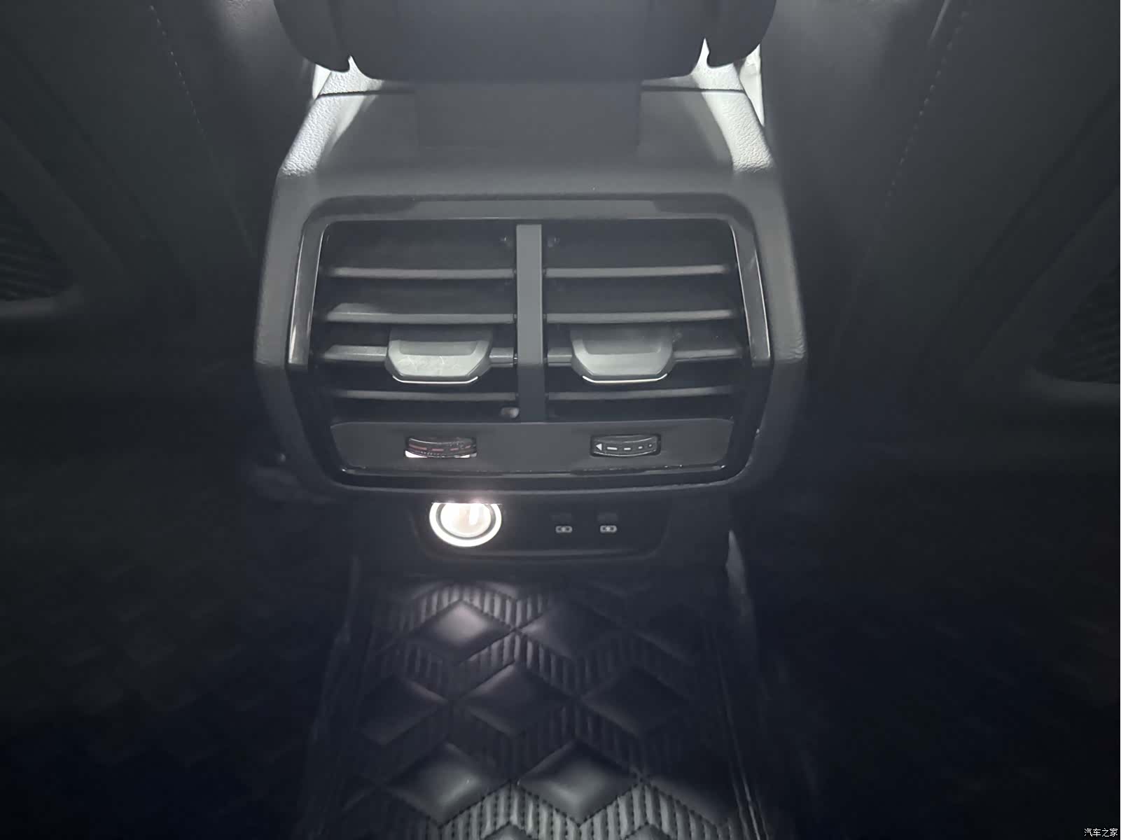 Audi Q3, 2022 20