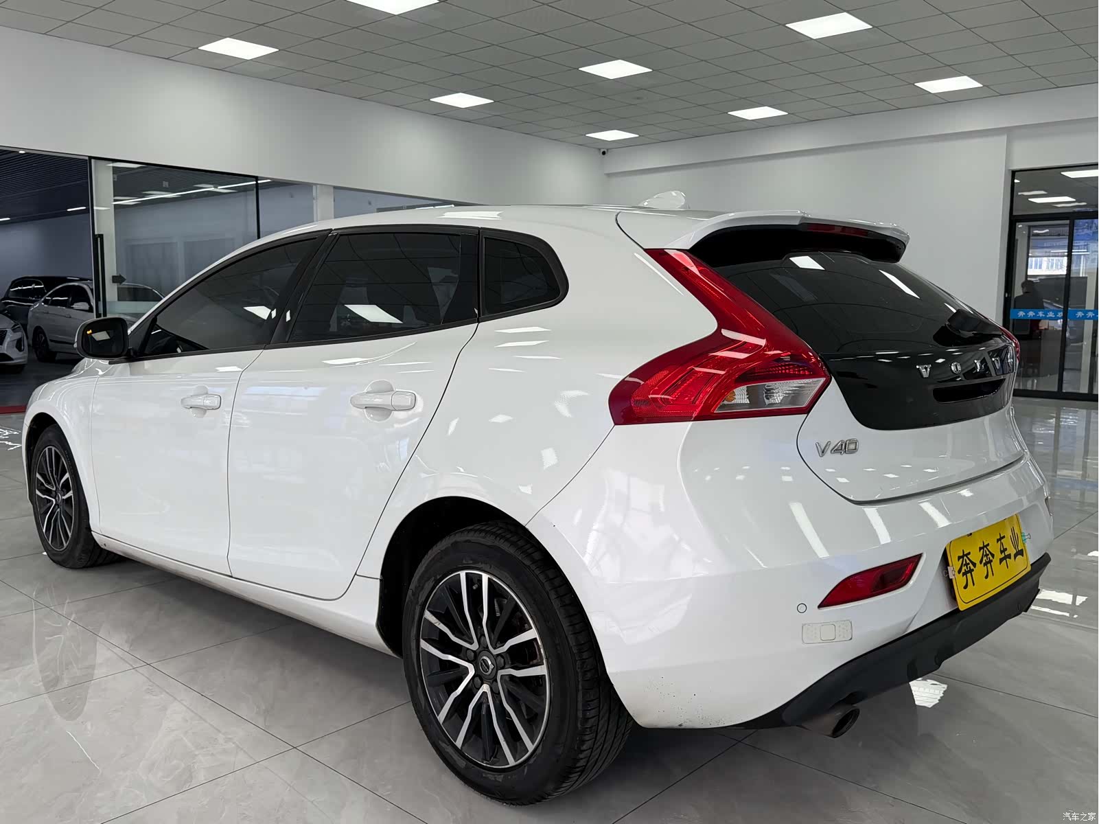 Volvo V40, 2017 все фото
