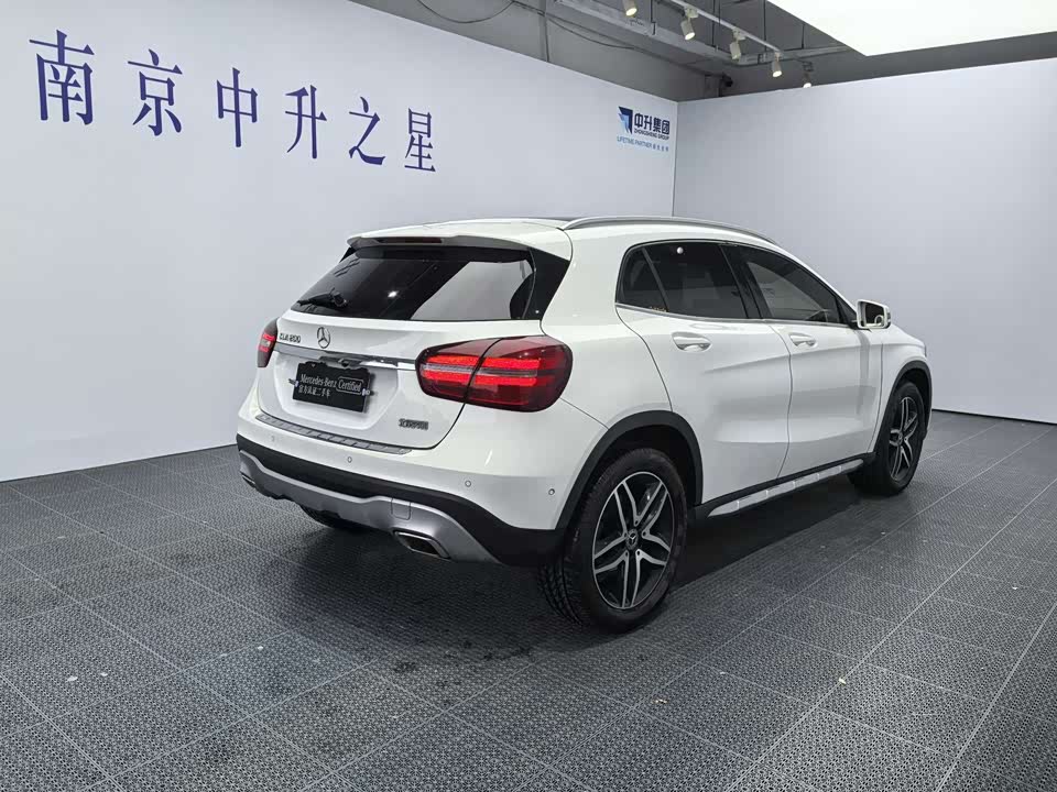 Mercedes-Benz GLA