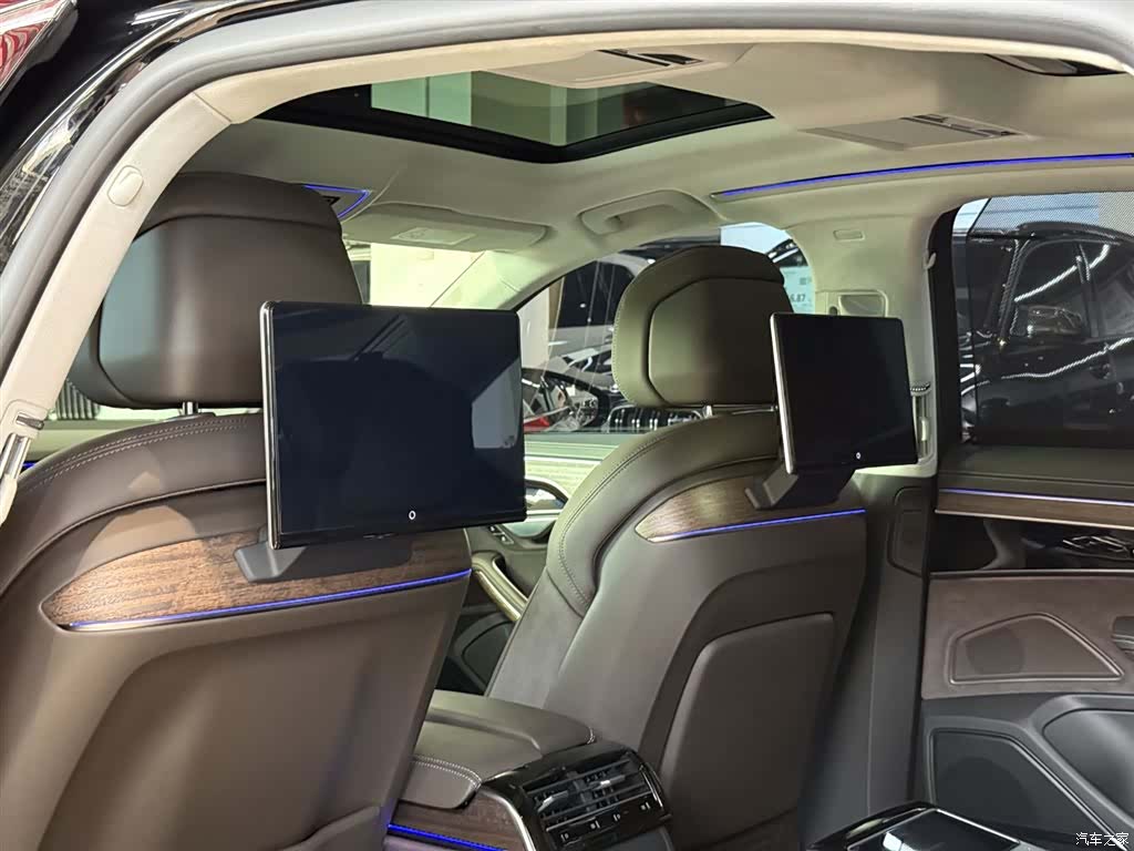 Audi A8L, 2024 19