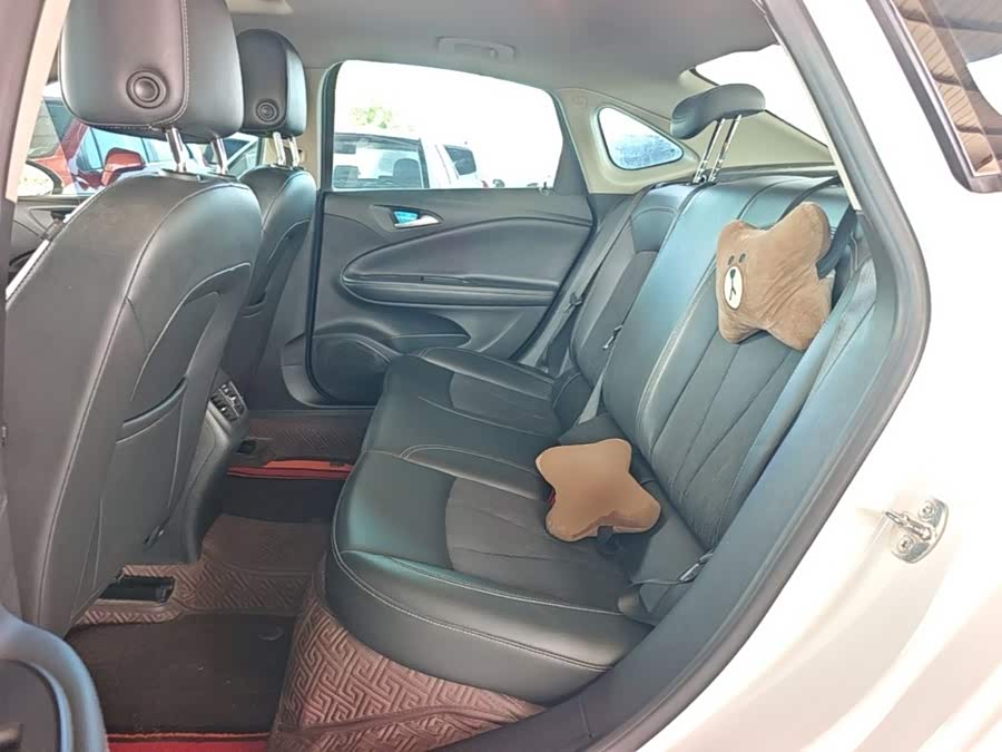Buick Velar 2020, фото 17