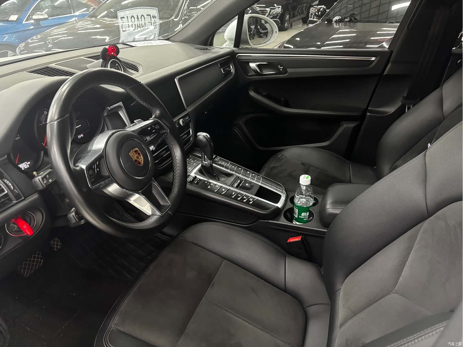 Porsche Macan, 2020 все фото