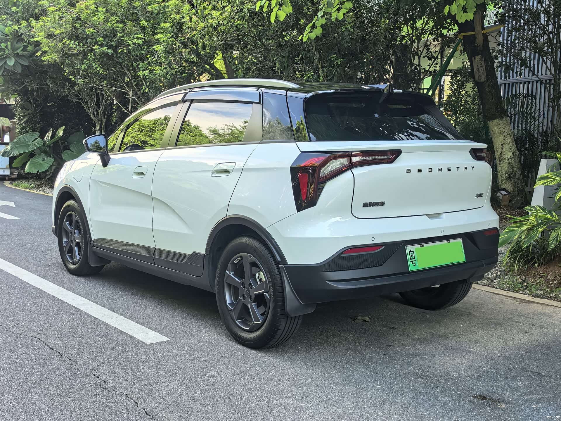 Geely E, 2023 13