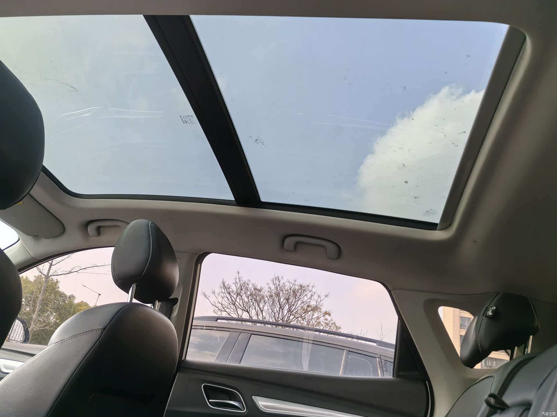 Roewe RX3, 2018 13