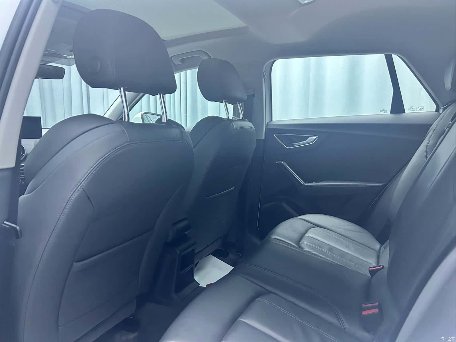 Audi Q2L, 2023 14
