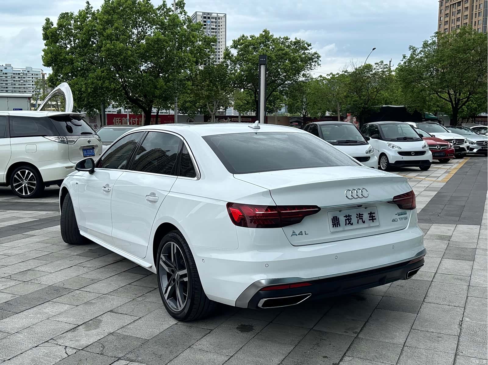 Audi A4L, 2021 8