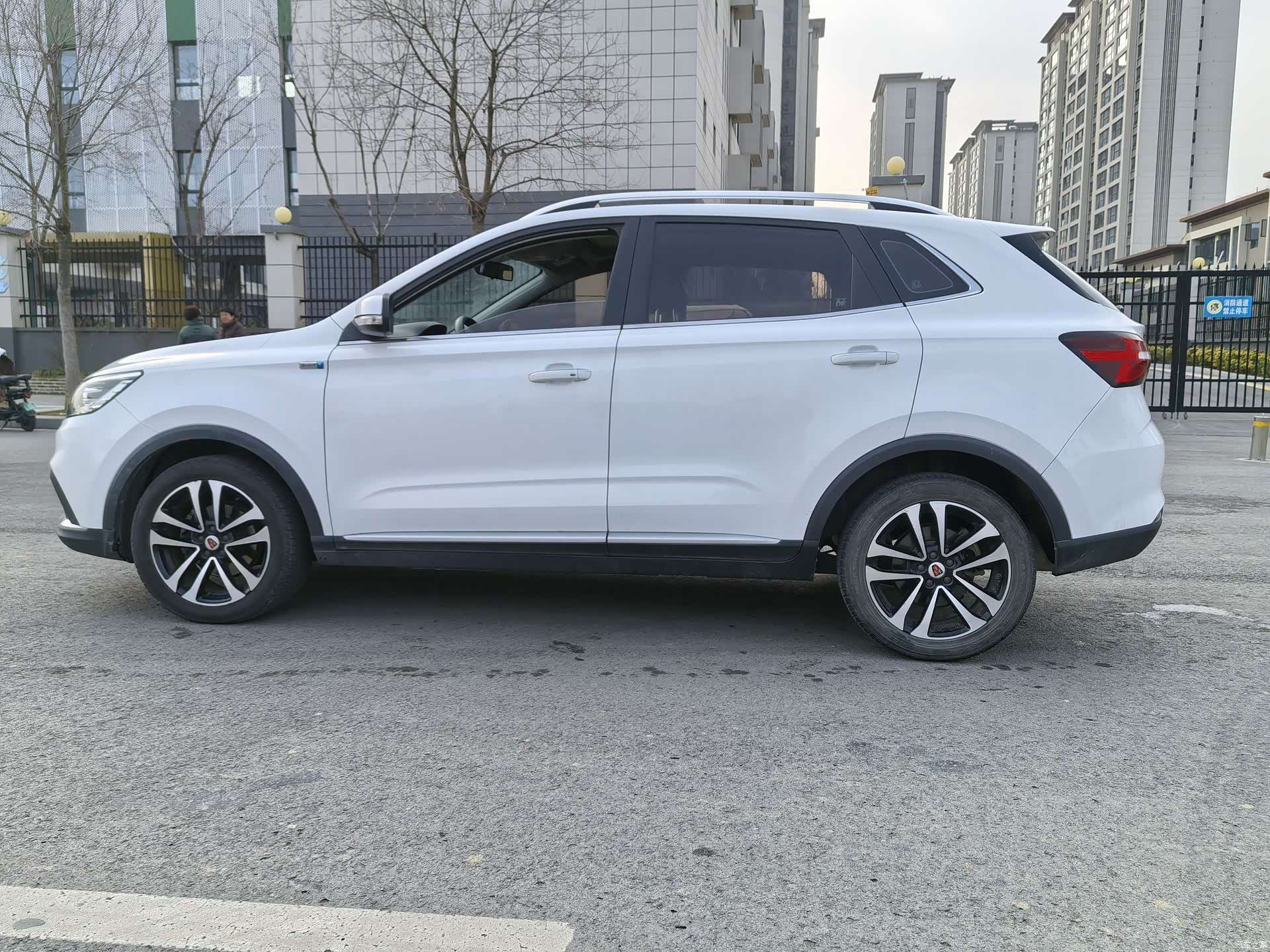 Roewe RX3, 2018 7