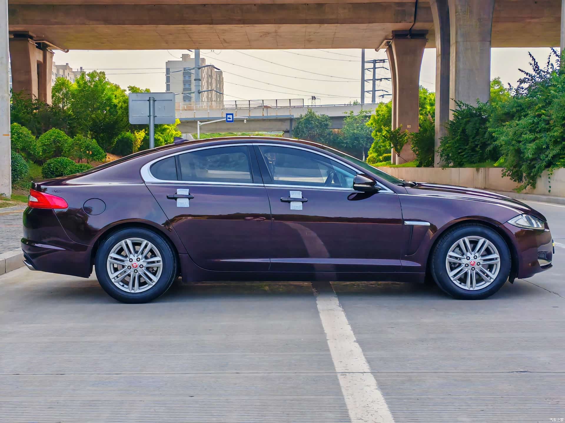 Jaguar XF, 2015 4