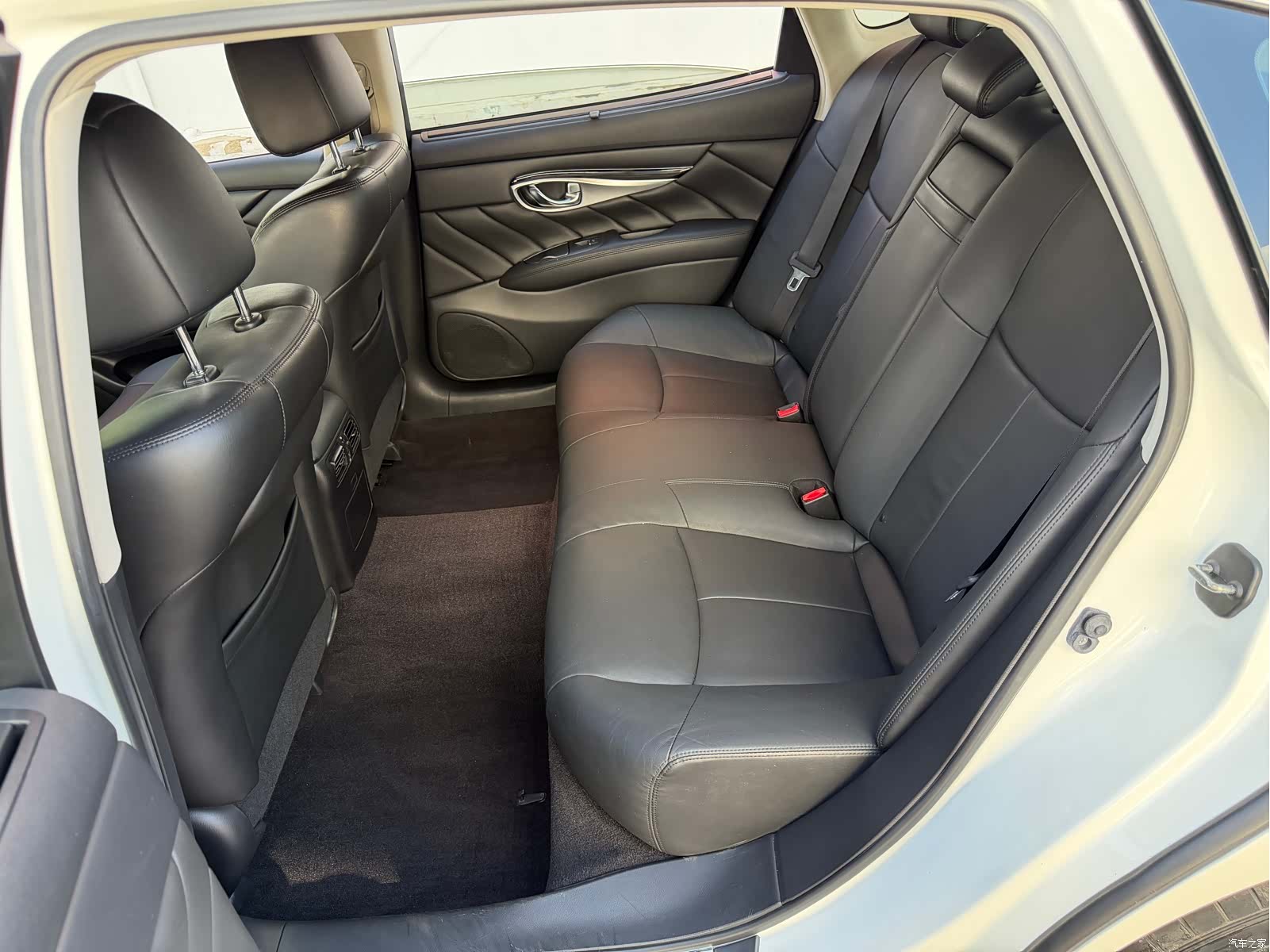 Infiniti Q70, 2016 15