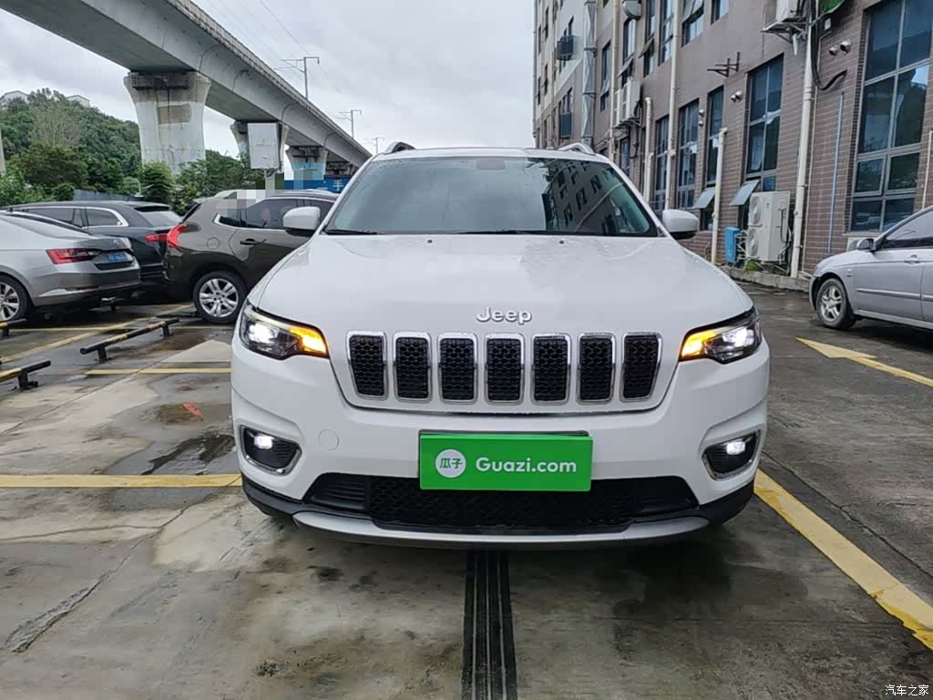 Jeep Cherokee, 2021 3