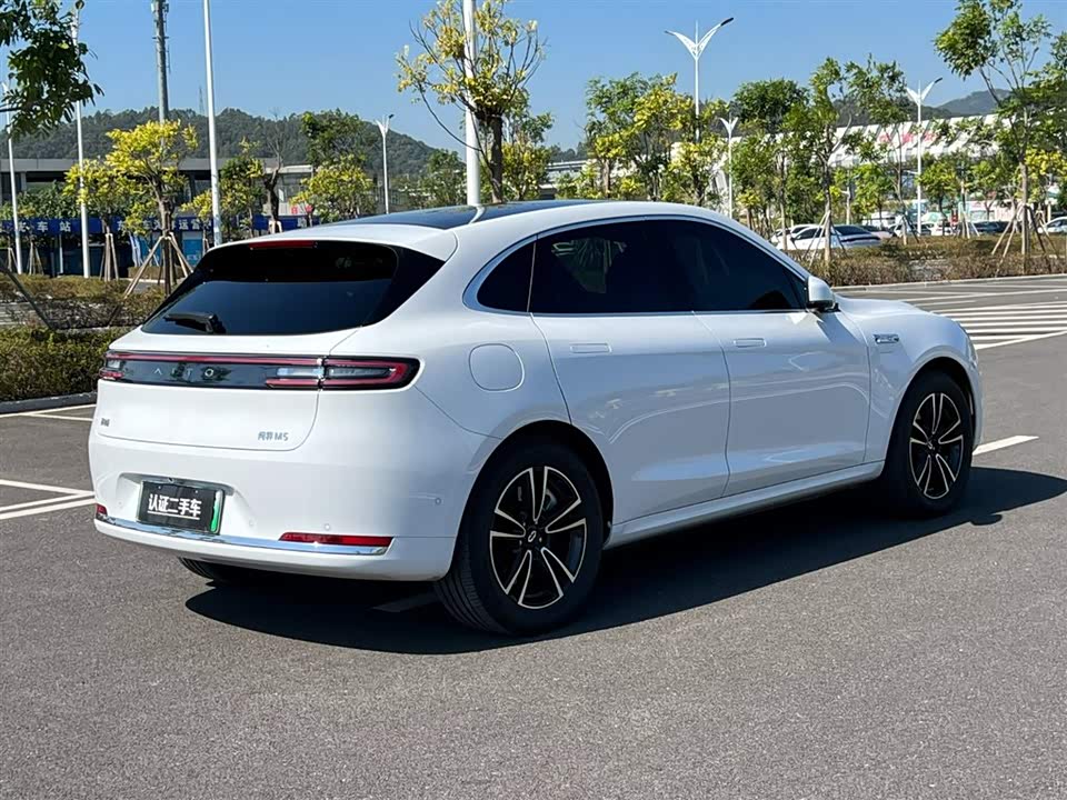 AITO Ask the world M5