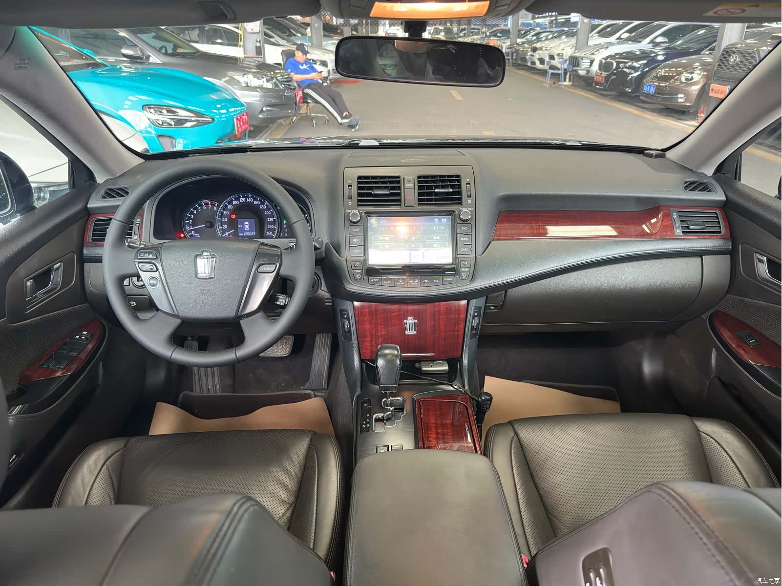 Toyota Crown, 2012 12