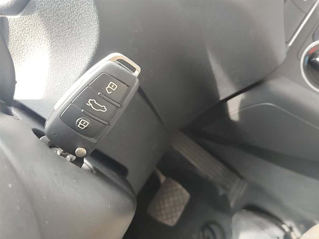 Audi Q3, 2018 9