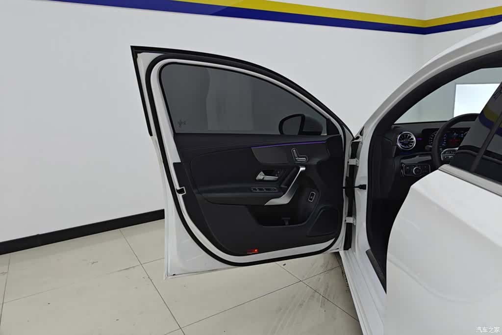 Mercedes-Benz A-Class, 2023 7